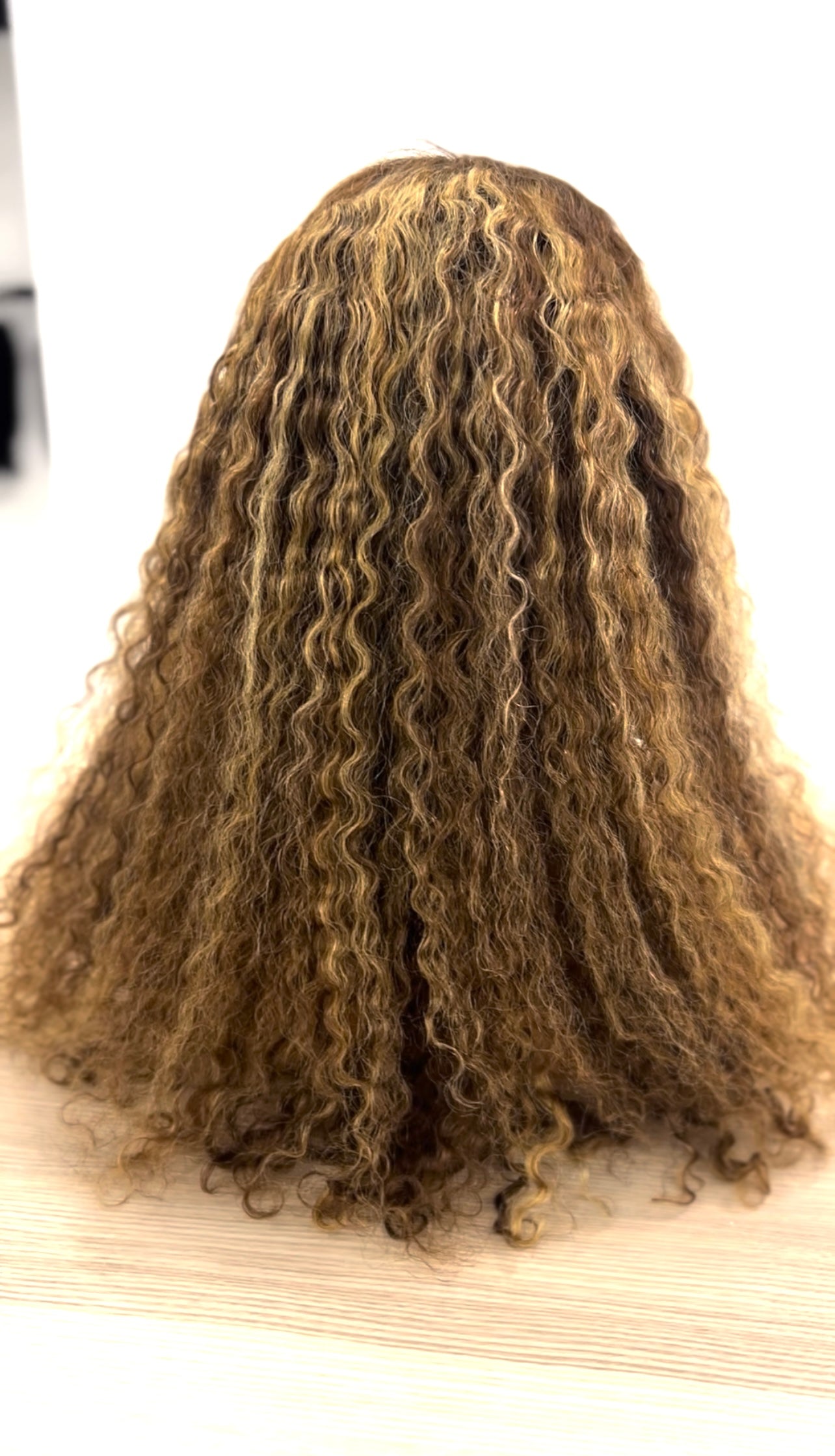 Peluca Rizado / 18" - 24" / 4X4 - 13X4